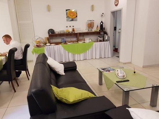 Hotel Bonn Voyage Εξωτερικό φωτογραφία